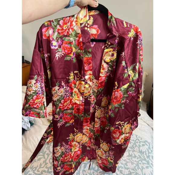 Sexy Robe! - Picture 3 of 4